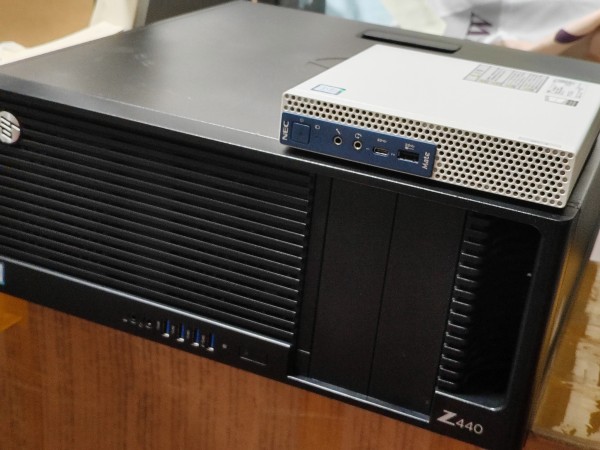 /posts/ai/20250505-compare-small-computer-and-server-in-the-price-of-thousands-yuan/static/TbmLbbX57osPo1xoZAmcaQVFnZf.jpg